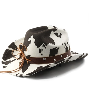 Chapeau de cowboy imprimé vache avec ruban en cuir clouté et détail de nœud brun