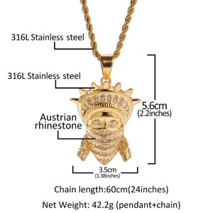 Vue détaillée du pendentif homme masqué avec dimensions et spécifications en acier 316L
