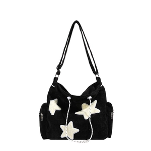 Borsa a tracolla in velluto a coste nero stile Y2K con toppe a stella bianche