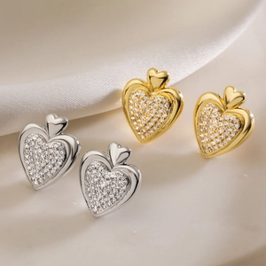 Squisiti orecchini a cuore in rame placcato oro 18 carati e argento con zirconi lucidi