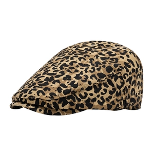 Fashionable leopard print cotton flat cap with retro beret style for stylish women