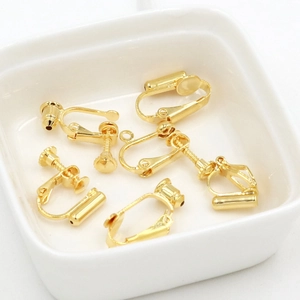 18K gold-plated screw ear clip converters for DIY jewelry making in a white tray