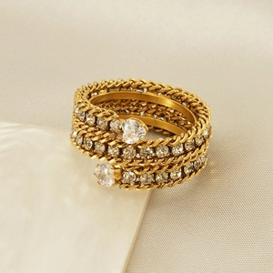 18K gold-plated multi-layer ring with sparkling rhinestones and a heart-shaped stone