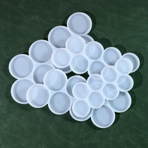 Vue détaillée du moule en silicone flexible à 8 cavités circulaires pour la résine DIY