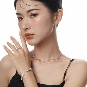 Exquisite S925 sterling silver pearl necklace with shiny rhinestones on a female model