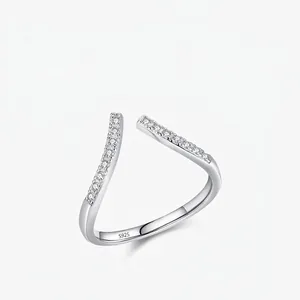 Geometrischer V-Förmiger 925 Sterling Silber Ring Minimalistisch Verstellbar Offen Mit Mikro-Zirkonia Schmuck Damen