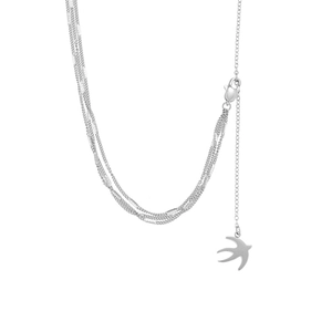 Collier multi-rangs en acier titane argenté avec pendentif hirondelle et fermoir mousqueton