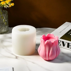 Moule en silicone tulipe 3D pour bougies et savons DIY avec résultat floral rose