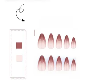 Détail de 10 faux ongles amande avec dégradé marron rouge et finition brillante lisse