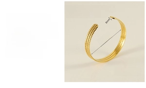 Detailed size specifications for adjustable 18K gold-plated stainless steel cuff bracelet