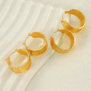 Boucles D'oreilles Créoles Texturées Martelées Acier Inoxydable Plaqué Or 18 Carats Large Bande Bijoux Mode Vintage Pour Femmes