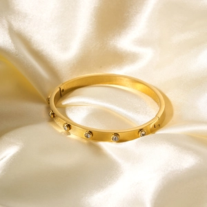 Elegant Stainless Steel Bangle With 18K Gold Plating And Inlaid Cubic Zirconia Minimalist Fashion Jewelry For Women