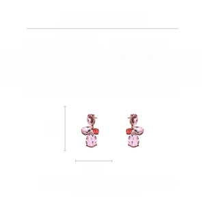 Tableau des tailles pour boucles d'oreilles en cristal rose avec alliage et cristaux