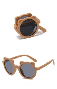 Lunettes de soleil pliables pour enfants avec oreilles d'ours et vue de face et profil