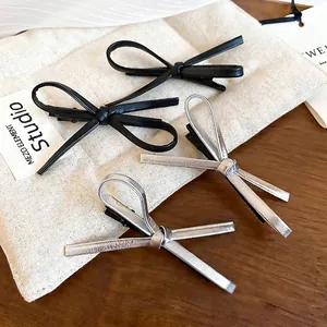 Bow Hair Clips Faux Leather Shiny Y2K Side Bang Duckbill Clip Sweet Cool Style Fashion Hair Accessories For Women
