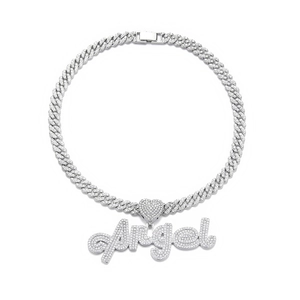 Chaîne cubaine argentée sertie de diamants avec pendentif Angel et maillon en cœur chic