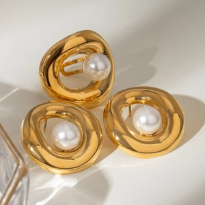 Chic 18k gold plated stainless steel hoop earrings with pearls and hollow design