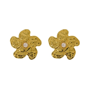 18K gold plated flower stud earrings with central pearl and textured metal finish