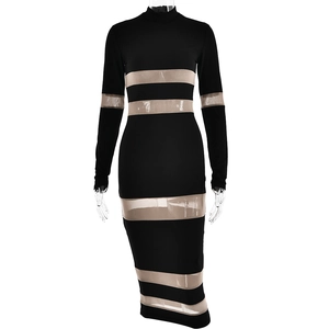 Robe moulante à manches longues avec empiècements rayés transparents et col haut