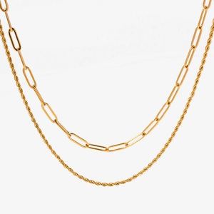 Elegante collana a strati in acciaio inossidabile dorato con catena a graffetta e corda