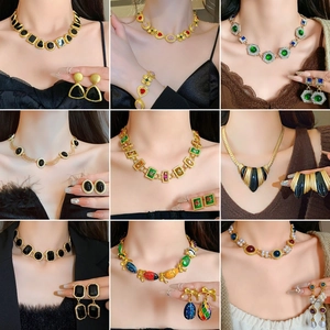 Vintage Retro Palace Style Alloy Necklace With Enamel Heart Pendant Faux Artificial Pearl Accents Court Jewelry For Women