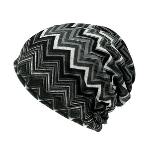 Detailed view of the zigzag knitted pattern on this winter beanie with wavy texture