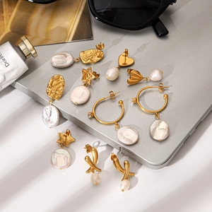 Boucles D'oreilles Pendantes Perles D'eau Douce Baroques Inégales Acier Inoxydable Plqué Or Bijoux Élégants Femmes