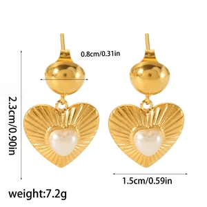 Detailed dimensions of 18K gold plated heart earrings with measurements and weight