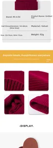 Detaillierte Größenangaben und Material-Nahaufnahme der Strickmütze für den Winter
