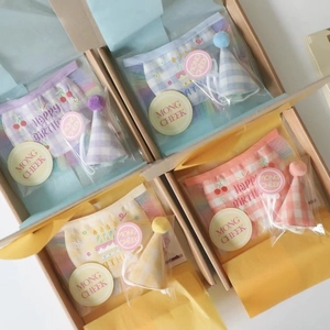Birthday pet bib and party hat gift set for dogs and cats in four pastel colors