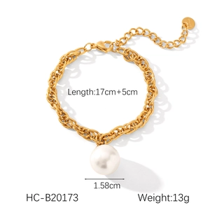 Detail view of 18K gold plated stainless steel chain bracelet with a 1.58cm pearl charm