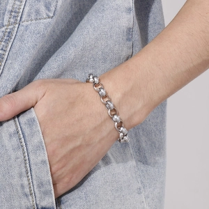Bracelet chaîne minimaliste en acier inoxydable pour hommes style hip hop au poignet