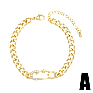 Golden paperclip bracelet with pavé white zircon stars and adjustable lobster clasp