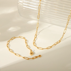 Minimalist 18K gold stainless steel chain necklace with oval links and lobster clasp