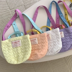 Sacs à main matelassés à motif de cœur aux couleurs pastel avec bandoulière