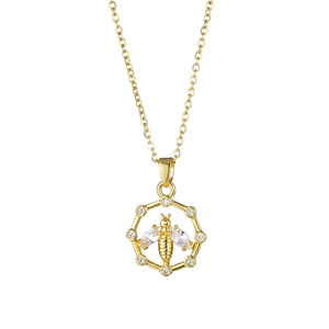 Collier abeille doré avec pavé de zircons en cadre octogonal sur chaîne fine