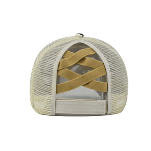 Casquette de baseball beige en maille avec bandes croisées pour queue de cheval haute