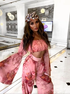 Floral chiffon crop top and wide-leg pants set for women in elegant summer resort style
