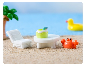 Miniature beach scene set with palm tree, deck chair and crab for DIY dollhouse decor
