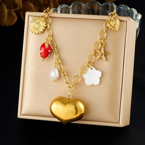 Gold Vergoldete Edelstahl Halskette Mit Mehreren Anhängern Hohlherz Sonnenblume Erdbeere Künstliche Perle Für Damen Chic Schmuck