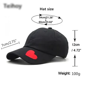 Berretto da baseball in cotone nero con ricamo a cuore e tabella dettagliata delle misure