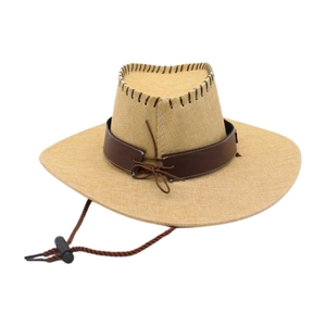 Détail d'un chapeau de cowboy en paille avec bandeau en cuir et mentonnière réglable