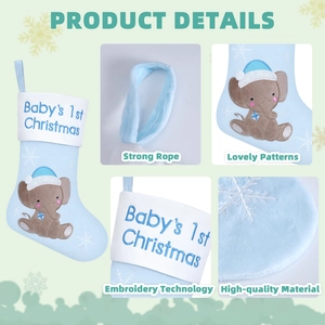Details des blauen Baby-Weihnachtssocken mit Elefanten-Stickerei und weichem Stoff