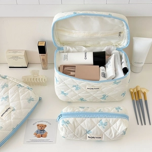 Quilted cotton cosmetic bag set with blue bow prints and large storage capacity