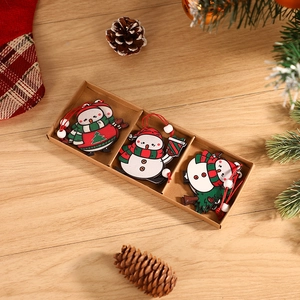 Lot de 6 suspensions de Noël festives en bois présentées dans une boîte de rangement