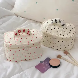 Quilted Cotton Cosmetic Bag Large Capacity Portable Toiletry Organizer Handle Heart Pattern Zipper Travel Wash Pouch