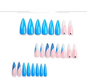 Faux ongles stiletto extra-longs avec paillettes bleues, strass et pointes French