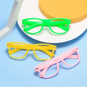 Montures De Lunettes Pour Enfants Carrées En Plastique Rivet Décoratif Sans Verres Accessoires Mode Pour Garçons Filles