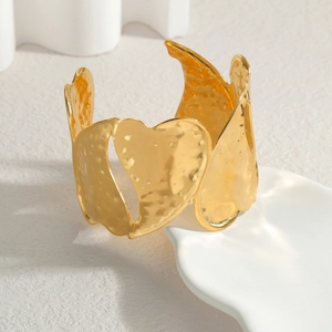 Exaggerated irregular gold heart cuff bracelet with hammered texture for women