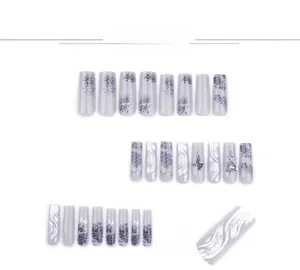 Détails de faux ongles longs carrés 3D avec motif léopard et breloques cœur en métal